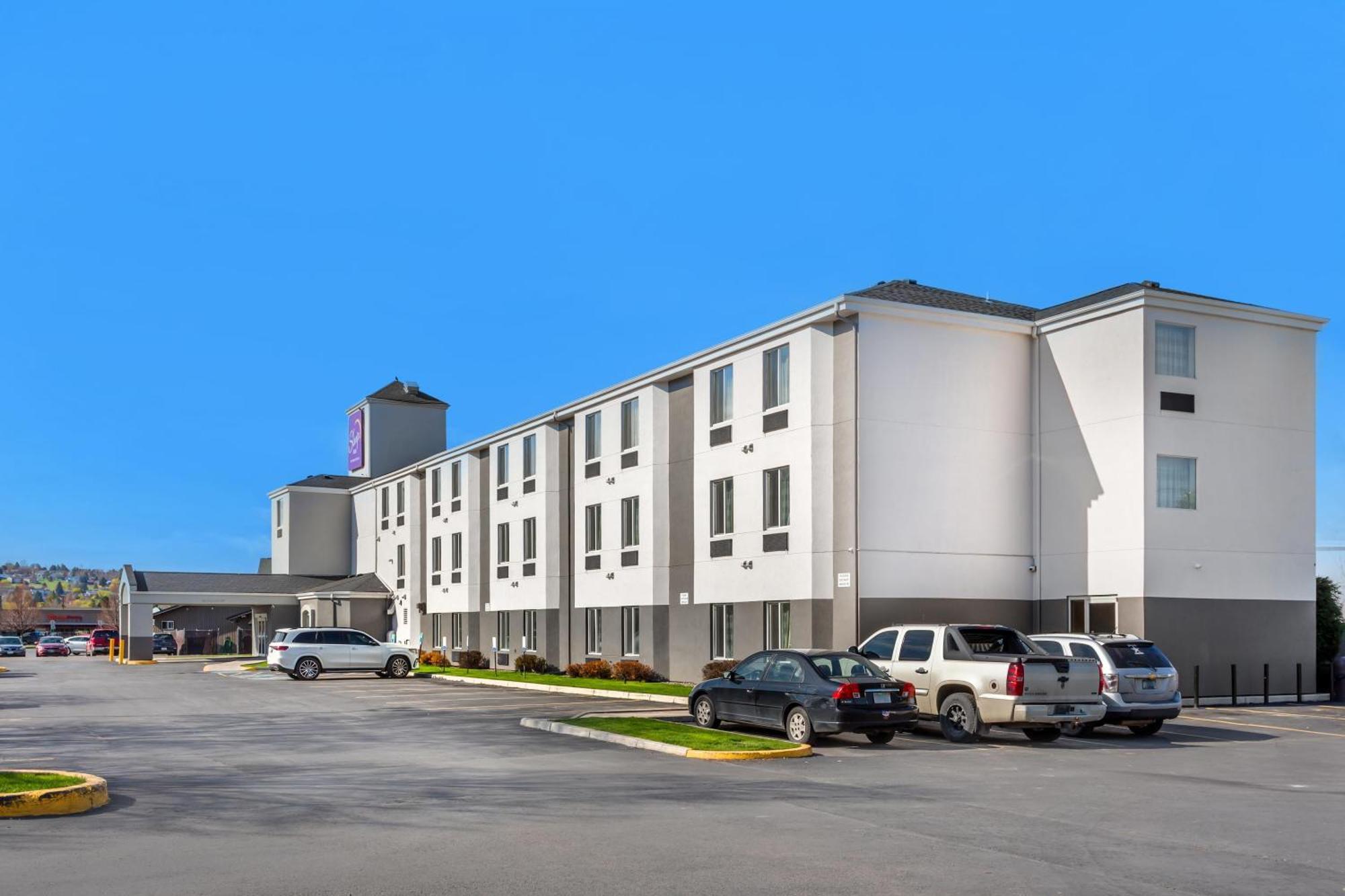 7 Airport Hotels Near Rocky Mountain Elk Foundation That Deliver