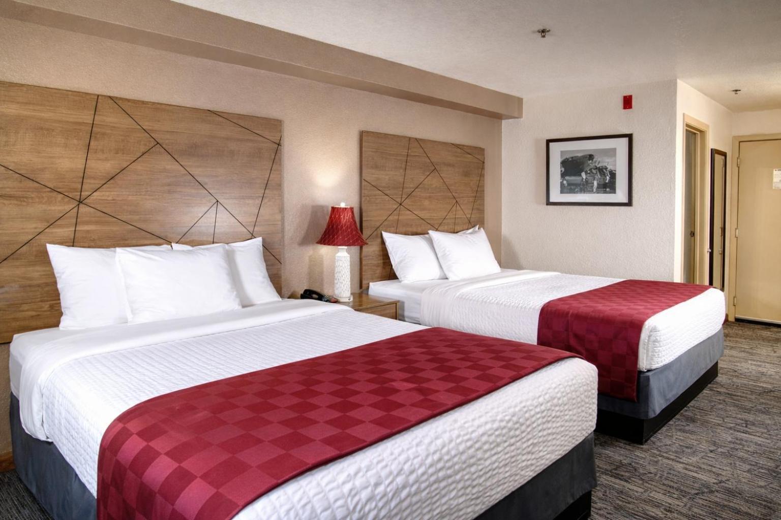 5 Smart Airport Hotels Near Martha Lake Airport Worth Booking