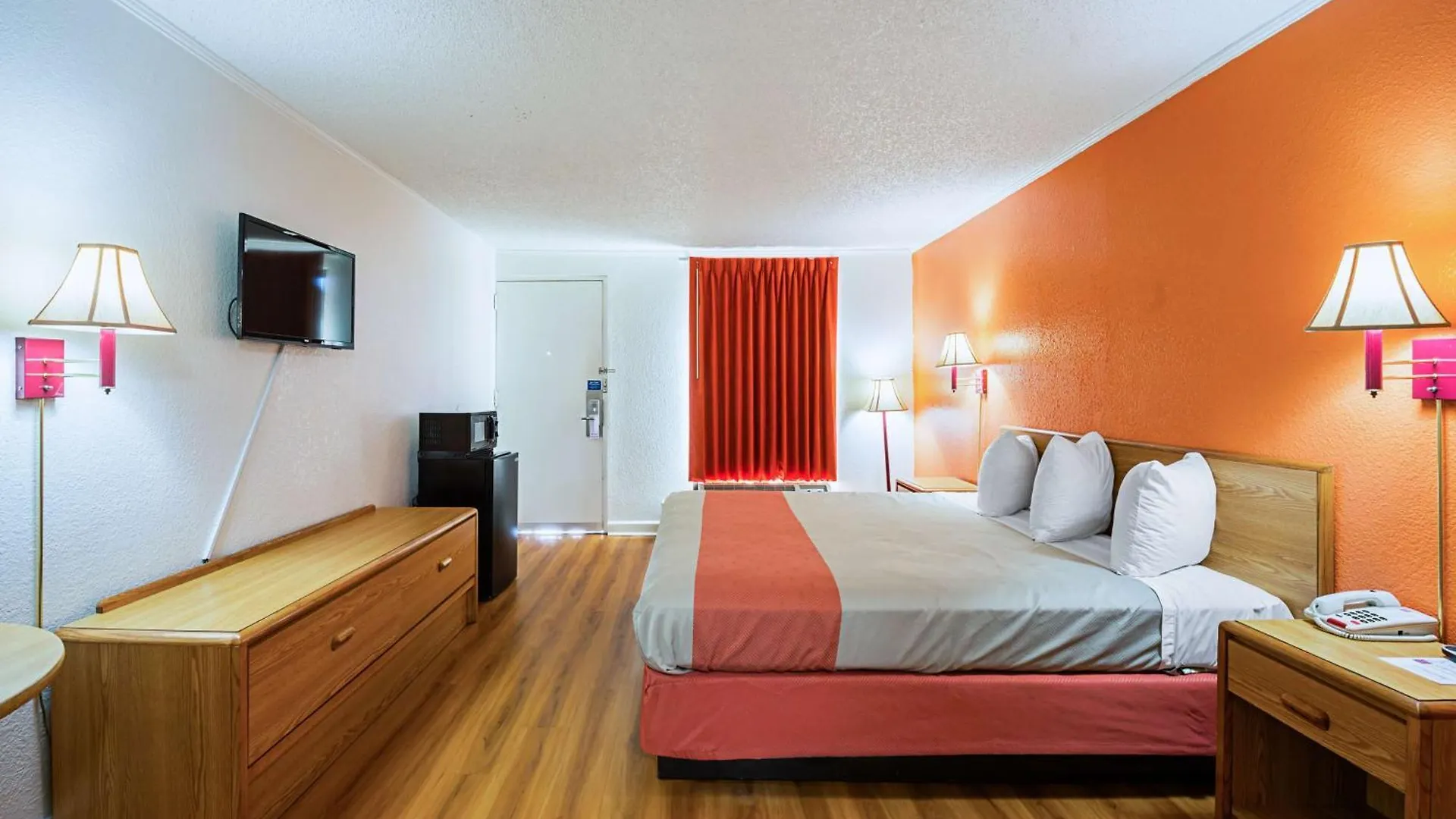 Where to Stay Near Perry City Parks: 4 Top 3-Star Hotels