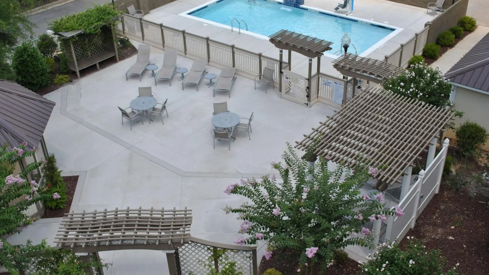 Where to Stay Near Fayetteville State University: 2 Best Hotels