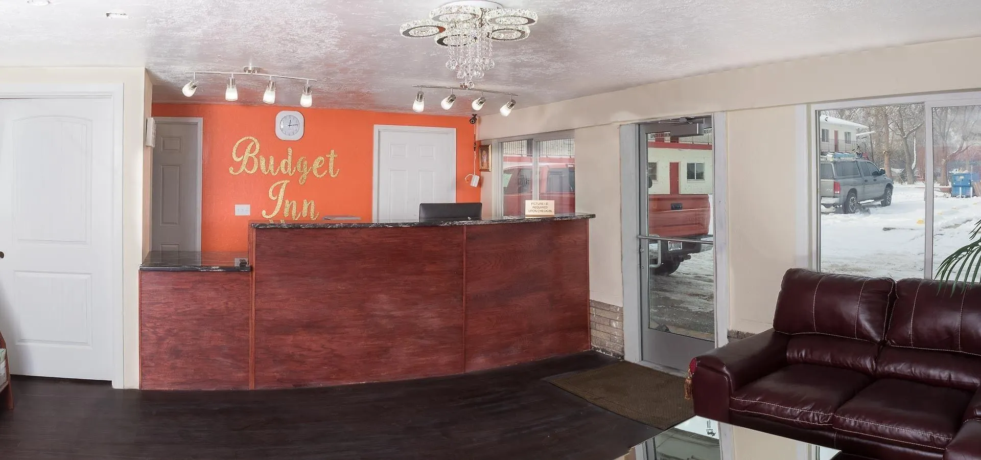 7 Budget Hotels Near Eagle Foothills for Smart Travelers