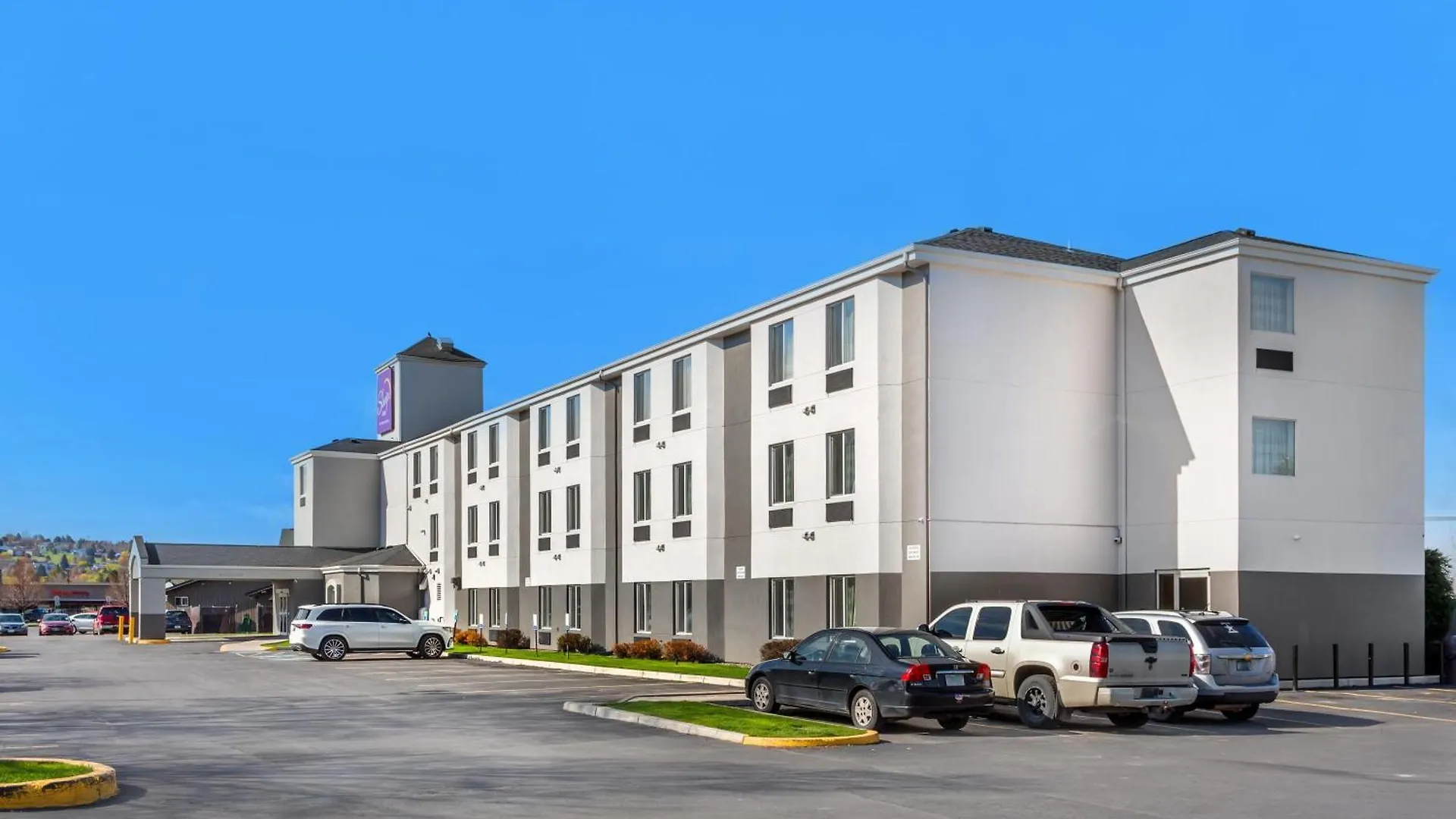 7 Airport Hotels Near Rocky Mountain Elk Foundation That Deliver