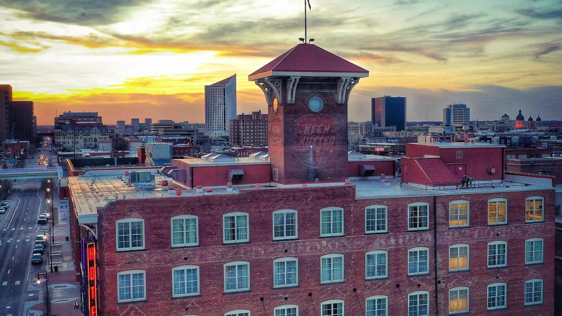 9 Design Hotels Near Henry Levitt Arena Worth Booking