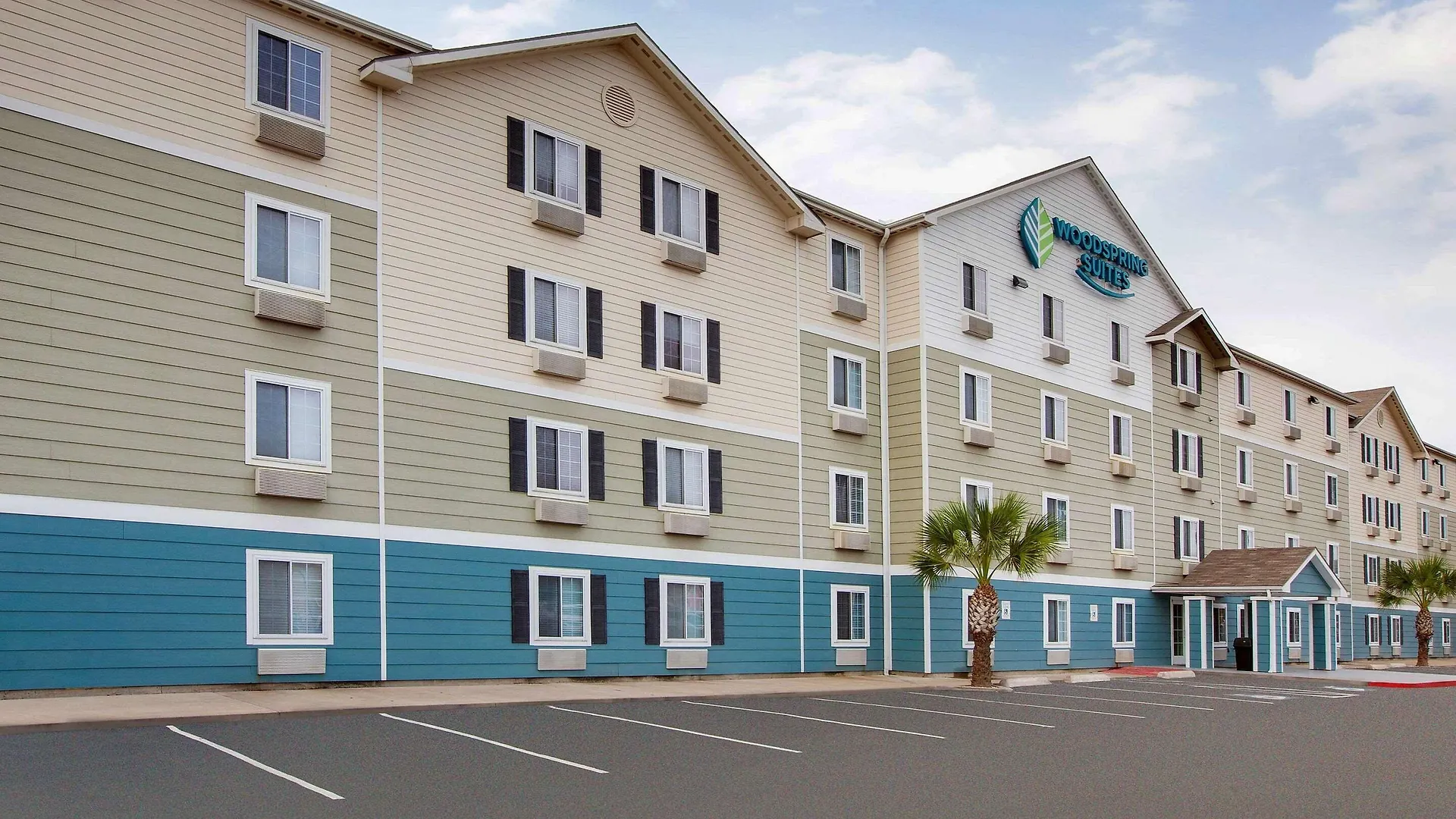 Where to Stay Near Miracle Mile Bingo: 5 Top Design Hotels