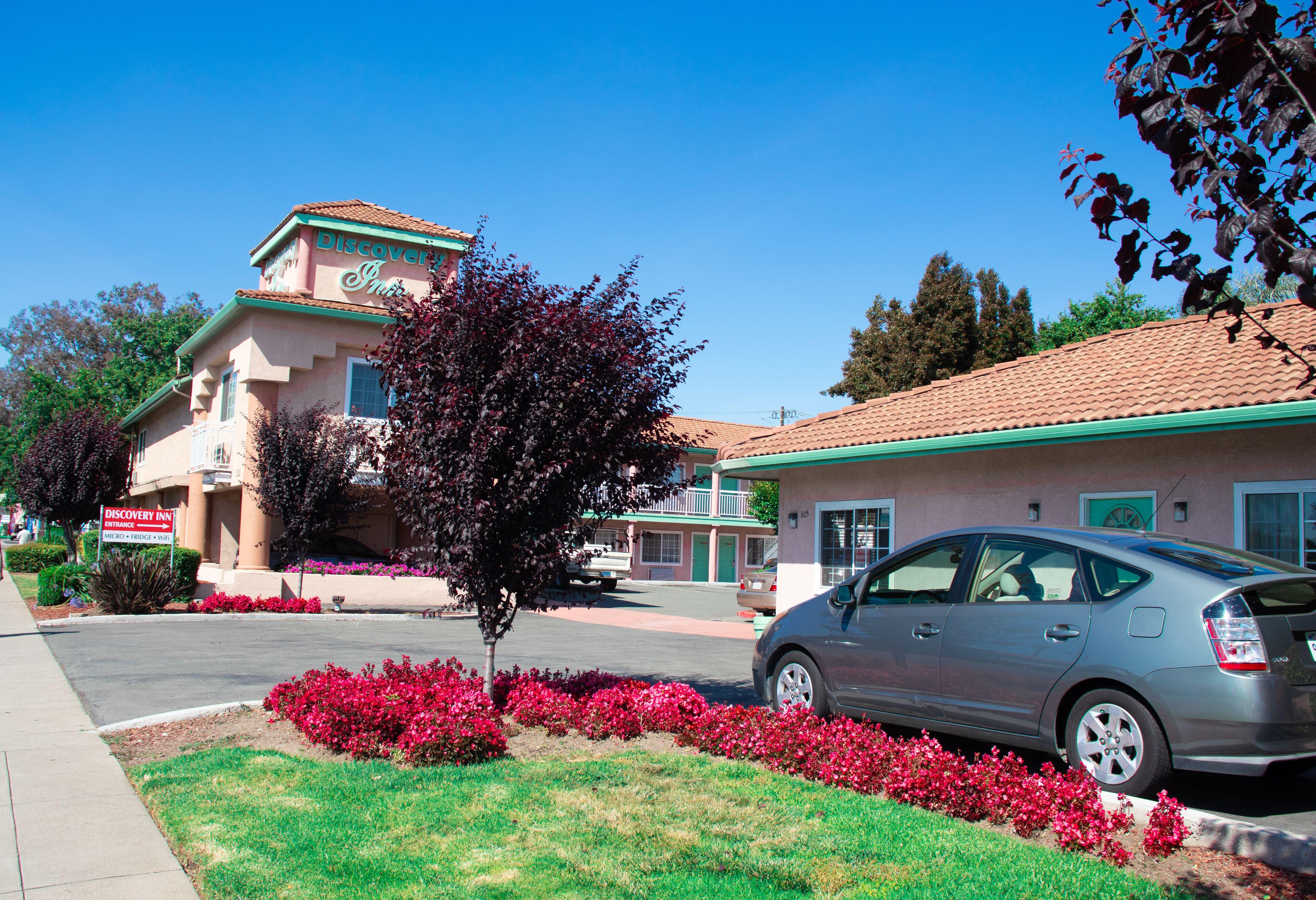 4 Budget Hotels Near Kenneth Birchfield Memorial Park Worth Booking